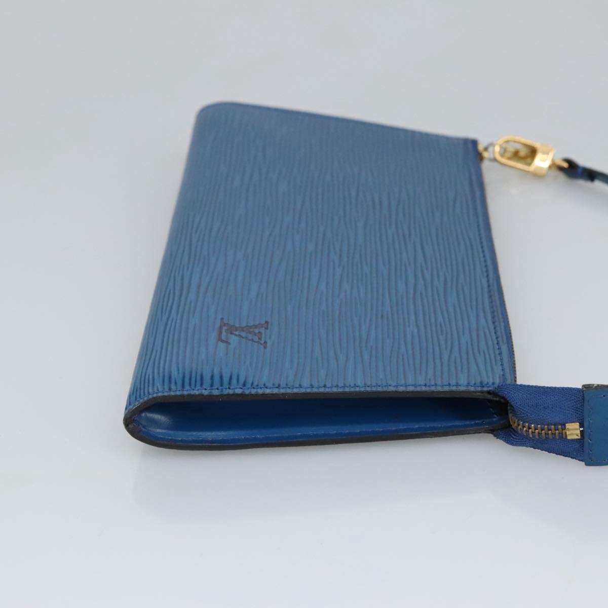 LOUIS VUITTON Epi Pochette Accessoires Pouch Vintage Blue M52985 LV Auth bs19703