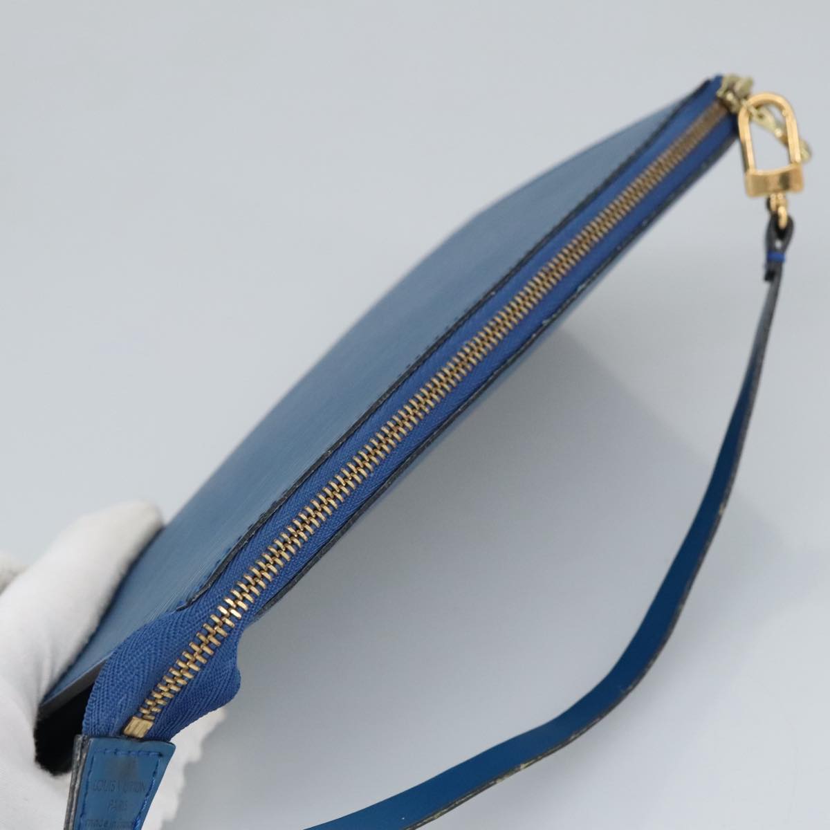 LOUIS VUITTON Epi Pochette Accessoires Pouch Vintage Blue M52985 LV Auth bs19703