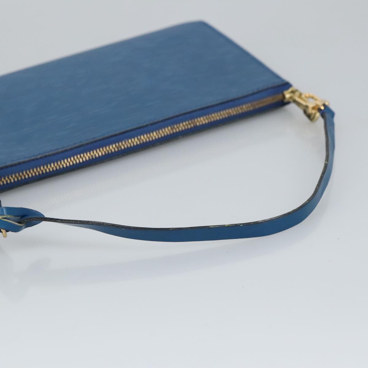 LOUIS VUITTON Epi Pochette Accessoires Pouch Vintage Blue M52985 LV Auth bs19703