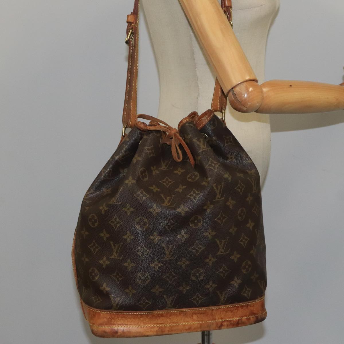 LOUIS VUITTON Monogram Noe Shoulder Bag M42224 LV Auth bs19714