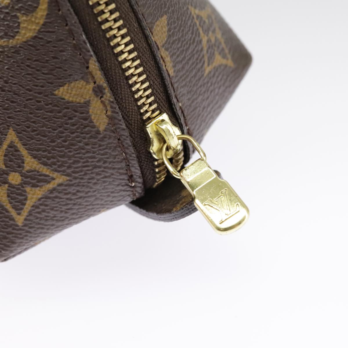 LOUIS VUITTON Monogram Trousse Demi Ronde Cosmetic Pouch M47520 LV Auth bs19805