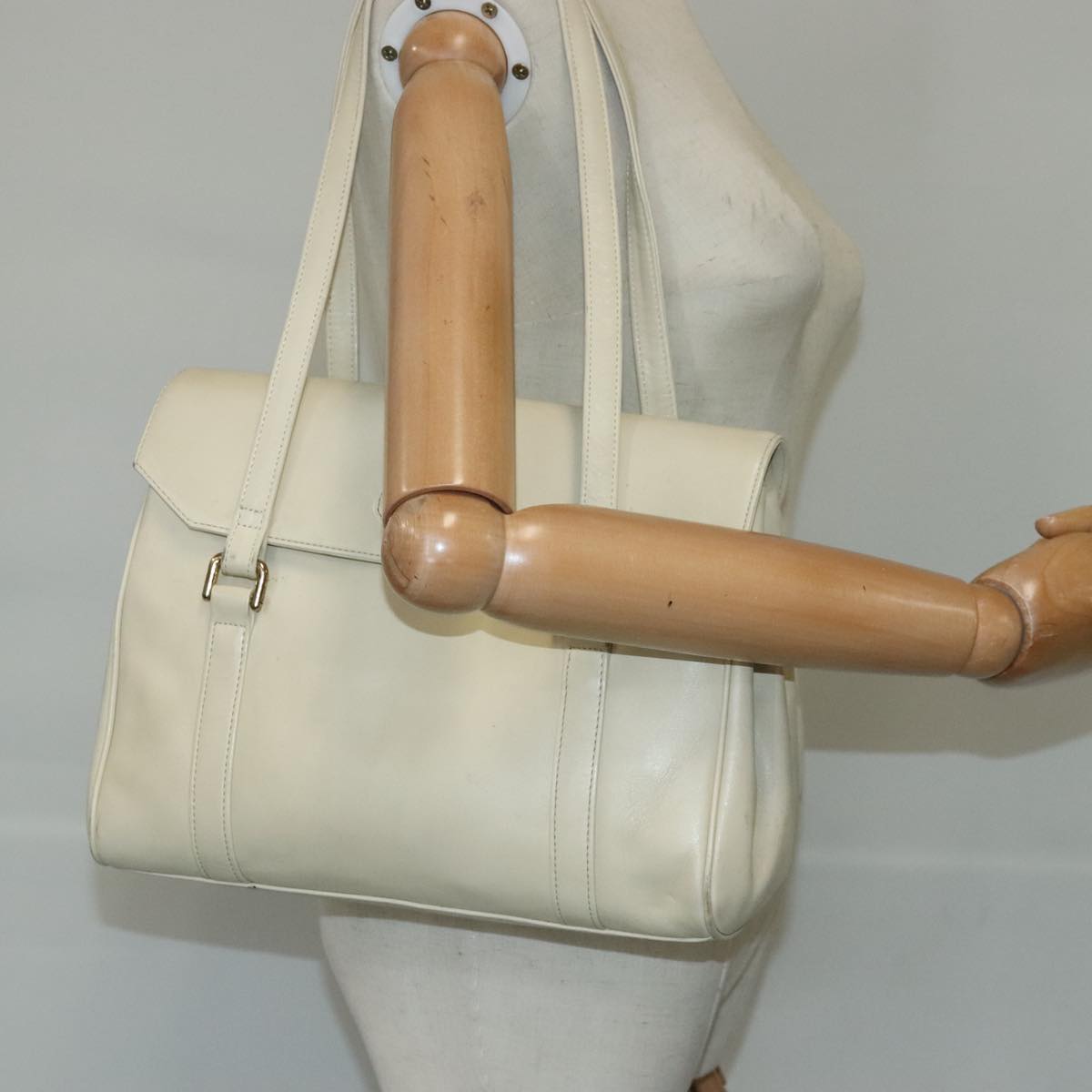 Christian Dior Shoulder Bag Leather Beige Gold Auth bs19829