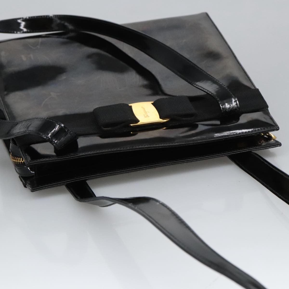 Salvatore Ferragamo Shoulder Bag Enamel Black Gold Auth bs19918