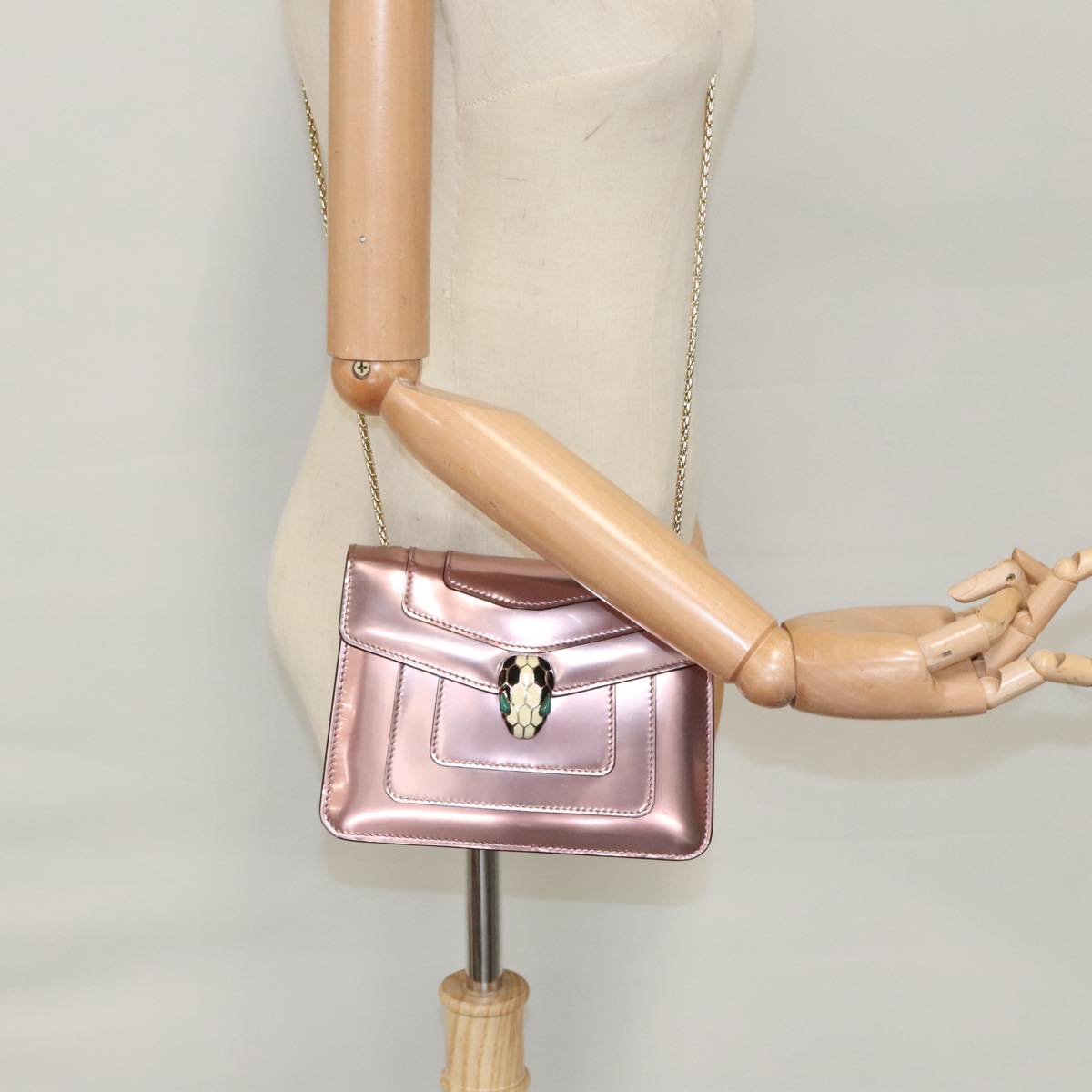 BVLGARI Chain Serpenti Forever Shoulder Bag Enamel Pink Auth bs19954