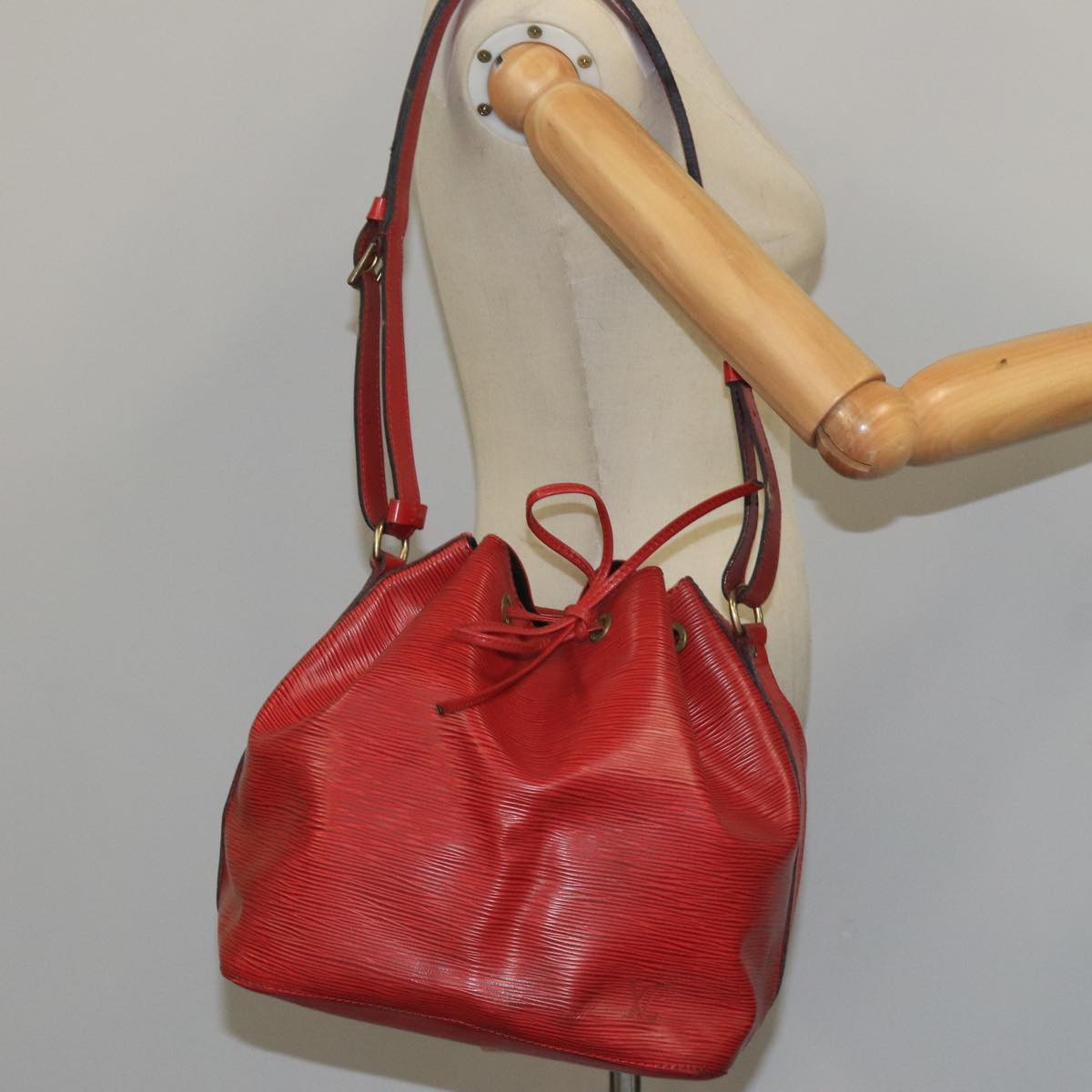 LOUIS VUITTON Epi Petit Noe Shoulder Bag Red M44107 LV Auth bs19972