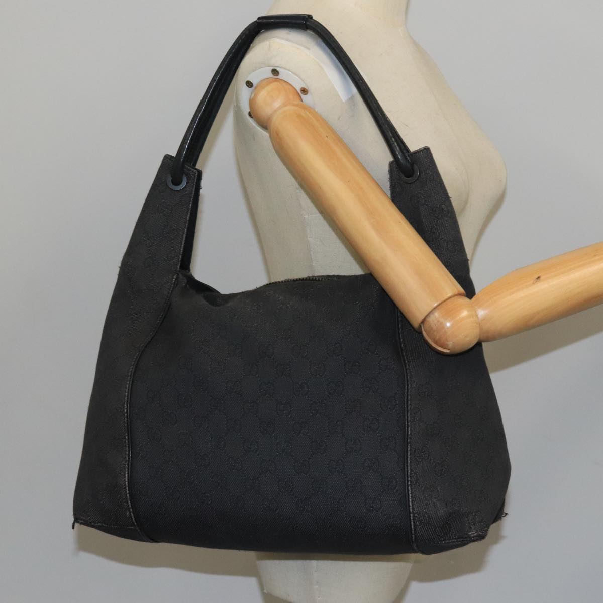 GUCCI GG Canvas Shoulder Bag Black 101292 Auth bs20061