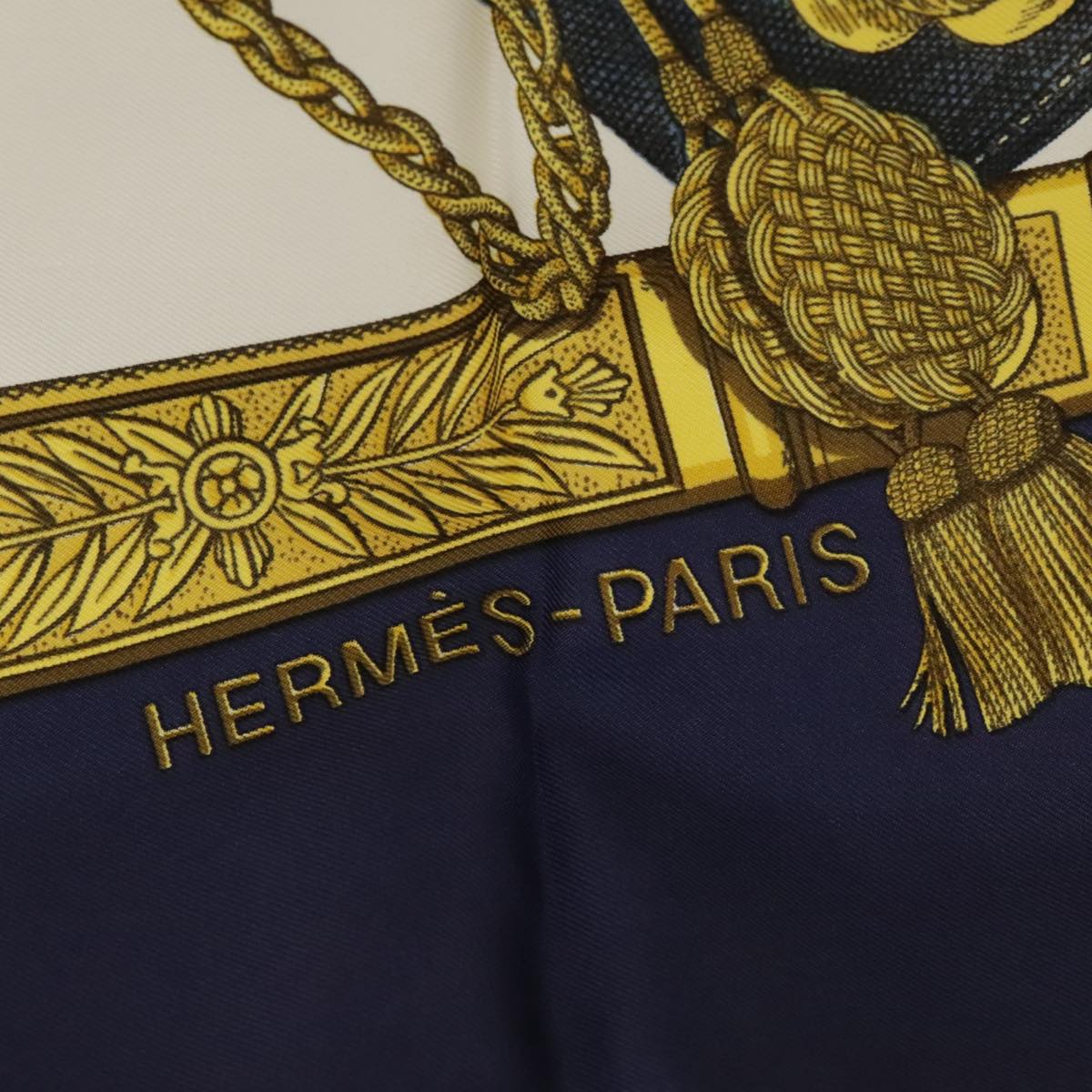 HERMES Carre 90 Scarf ""GRAND UNIFORME"" Silk Blue White Auth bs20088