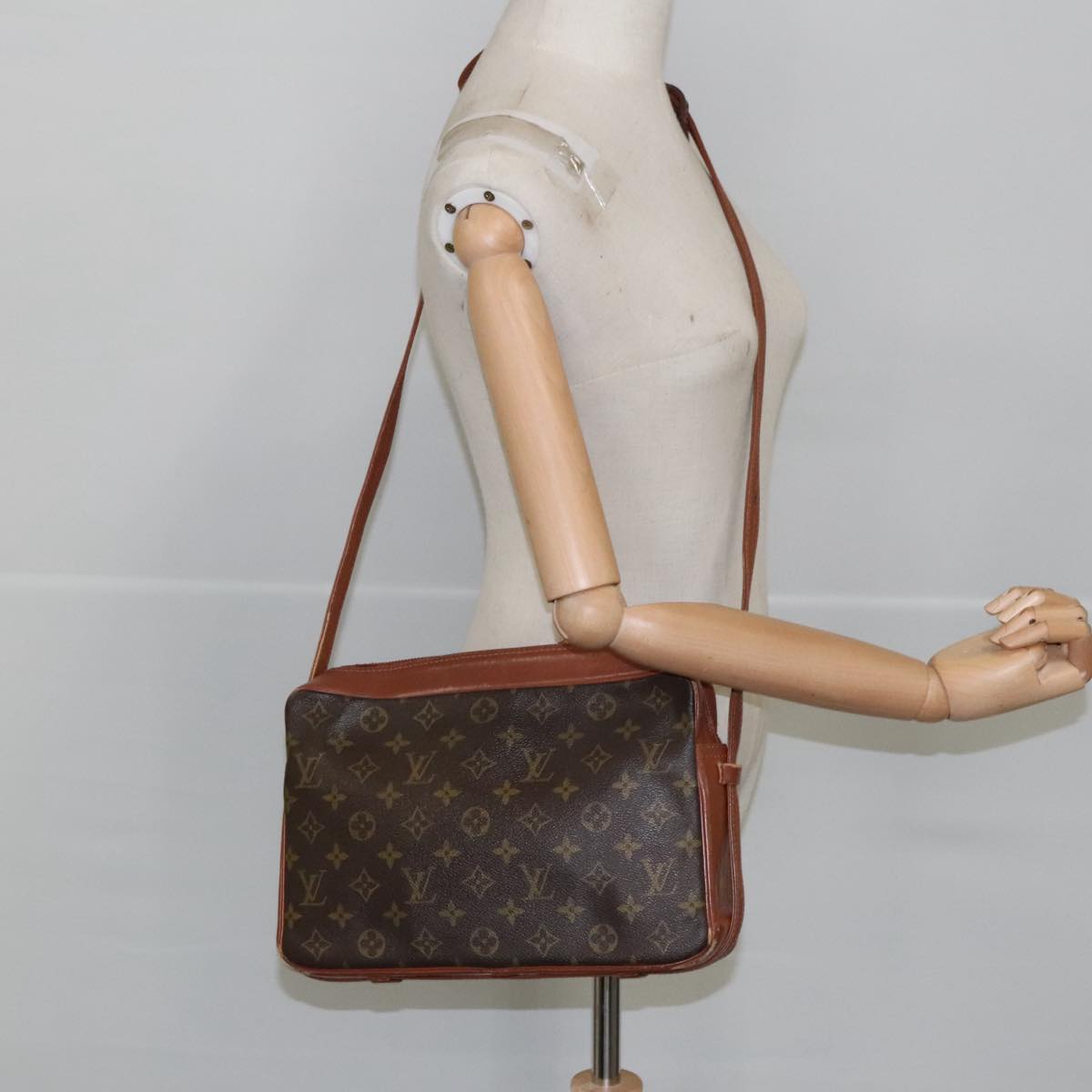 LOUIS VUITTON Monogram Sac Bandouliere Shoulder Bag M51362 LV Auth bs20217