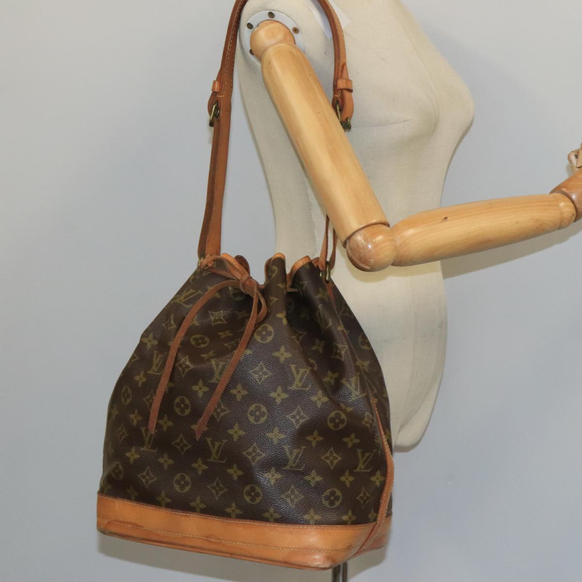 LOUIS VUITTON Monogram Noe Shoulder Bag M42224 LV Auth bs20278