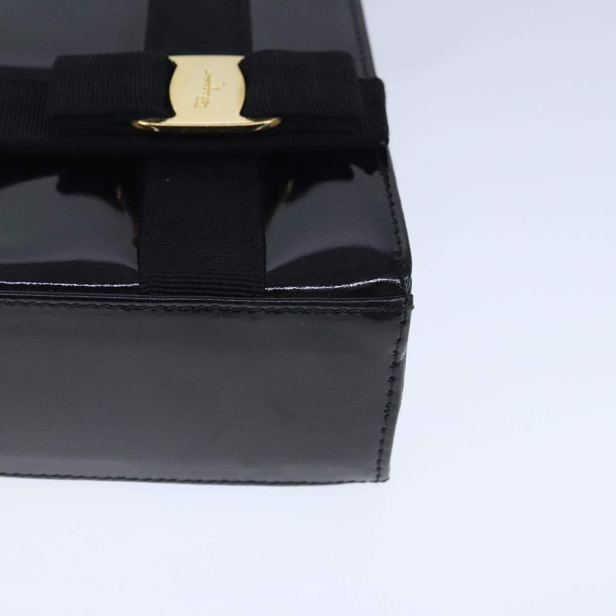 Salvatore Ferragamo Shoulder Bag Enamel Black Gold Auth bs20343