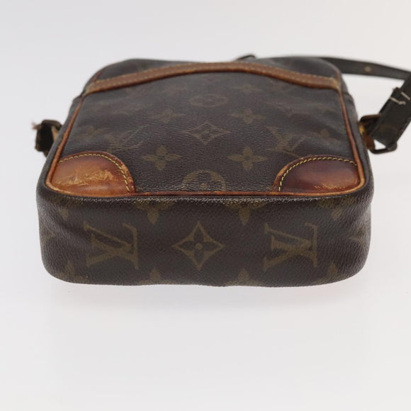 LOUIS VUITTON Monogram Danube Schoudertas M45266 LV Auth bs20722