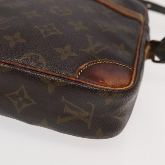LOUIS VUITTON Monogram Danube Schoudertas M45266 LV Auth bs20722