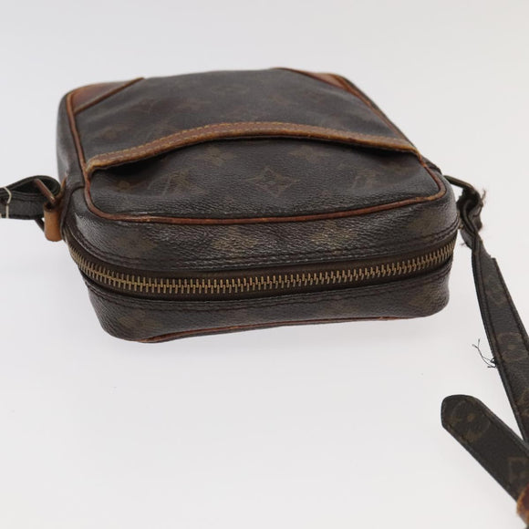 LOUIS VUITTON Monogram Danube Schoudertas M45266 LV Auth bs20722