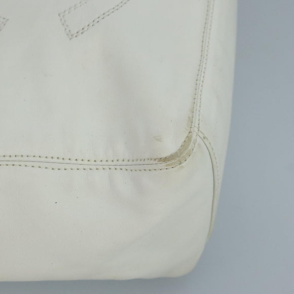 CHANEL Tote Bag Lamb Skin White CC Auth bs21711