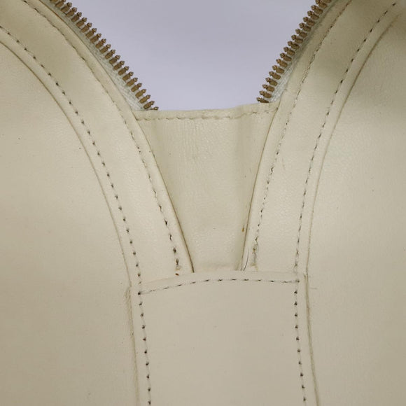 CHANEL V Stitch LA PAUSA Chain Shoulder Bag Leather White CC Auth bs23014AV