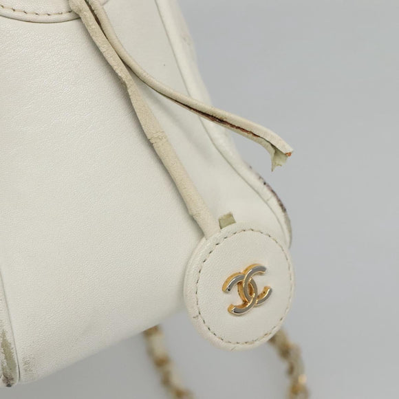 CHANEL Chain V Stitch Shoulder Bag Lamb Skin White CC Auth bs23119