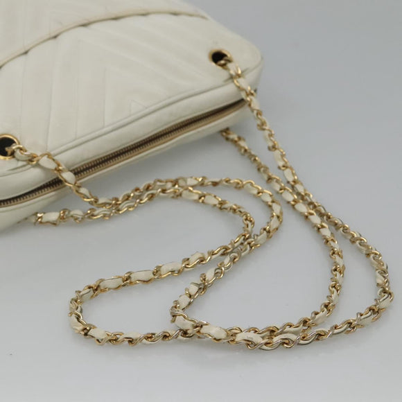 CHANEL Chain V Stitch Shoulder Bag Lamb Skin White CC Auth bs23119