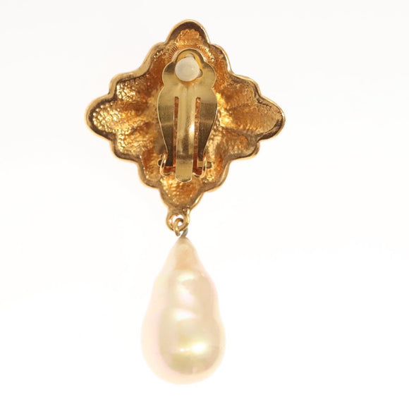 CHANEL Pearl Earring metal Gold CC Auth bs26024