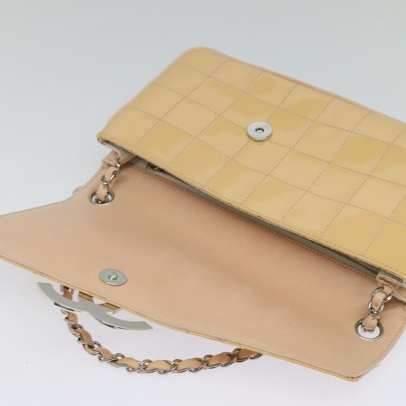 CHANEL Choco Bar Chain Shoulder Bag Patent leather Beige Silver CC Auth bs26215