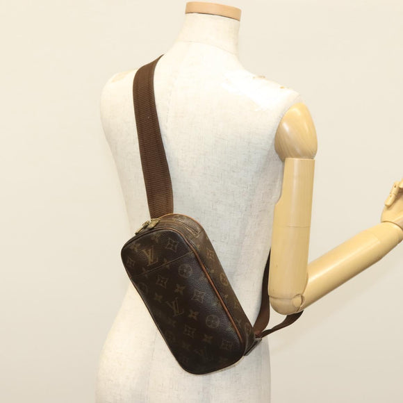 LOUIS VUITTON Monogram Pochette Gange Shoulder Bag M51870 LV Auth bs28361