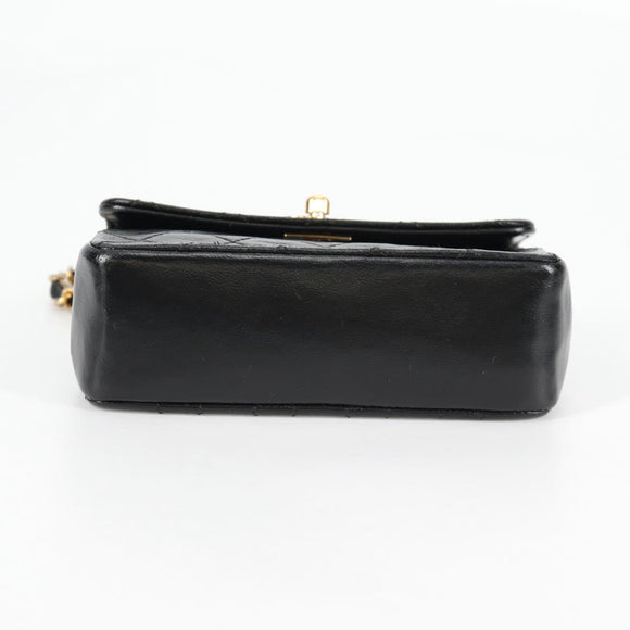 CHANEL Matelassé Chain Shoulder Bag Lammleder Schwarz Gold CC Auth bs29080