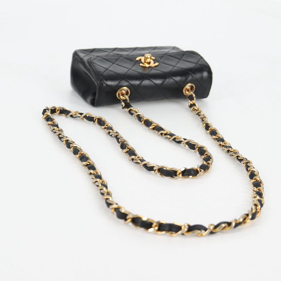 CHANEL Matelassé Chain Shoulder Bag Lammleder Schwarz Gold CC Auth bs29080