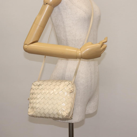 BOTTEGA VENETA INTRECCIATO Shoulder Bag Patent leather Beige Gold Auth bs29095