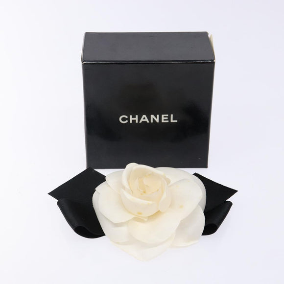 CHANEL Camelia Brooch Nylon White CC Auth bs29161