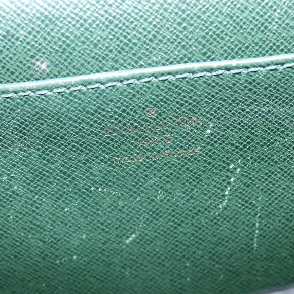 LOUIS VUITTON Taiga Serviette Moskova Business Bag Epicea M30034 LV Auth bs29223