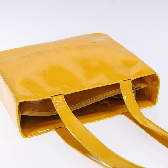 CHANEL Tote Bag Patent leather Yellow CC Auth bs29321