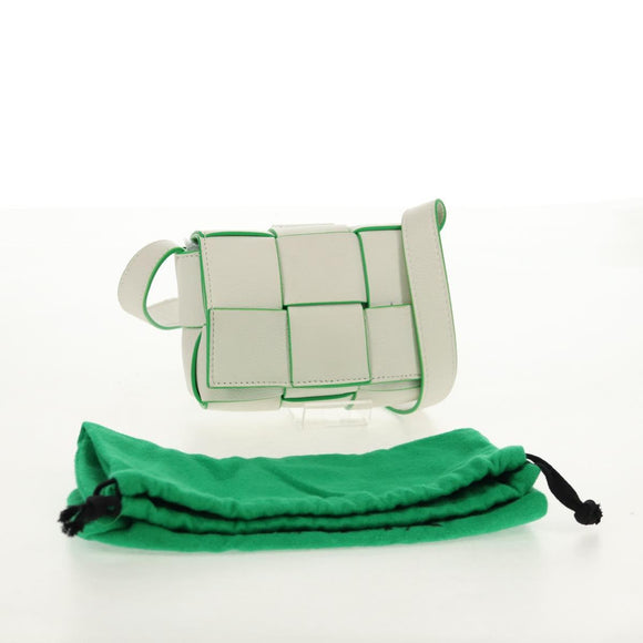 BOTTEGA VENETA MAXI INTRECCIATO Cassette Bag Leather White Green Auth bs30121A