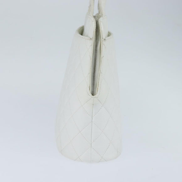 CHANEL Matelasse Tote Bag Caviar Skin White CC Auth bs30478