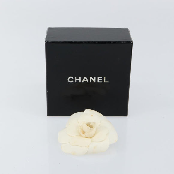 CHANEL Camelia Brooch Nylon White CC Auth bs30592