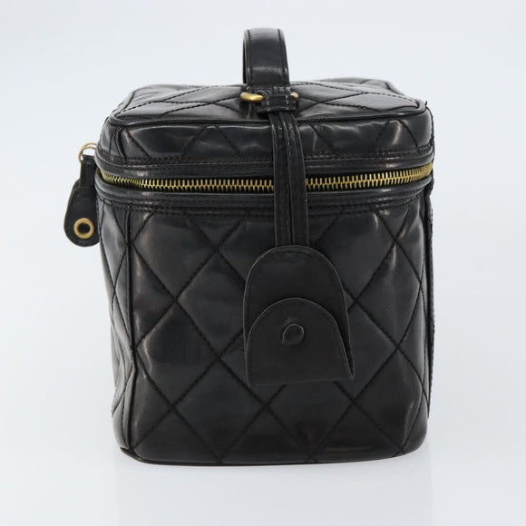 CHANEL Matelasse Vanity Pouch Enamel Black Gold CC Auth bs31398