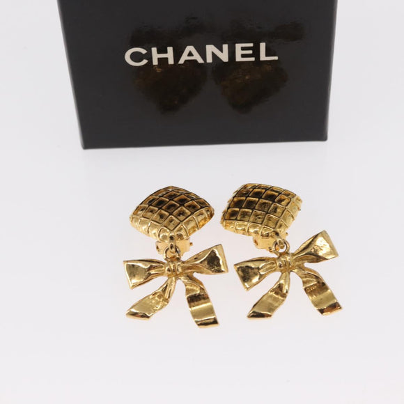 CHANEL Ribbon Earring metal Gold Tone CC Auth bs31515