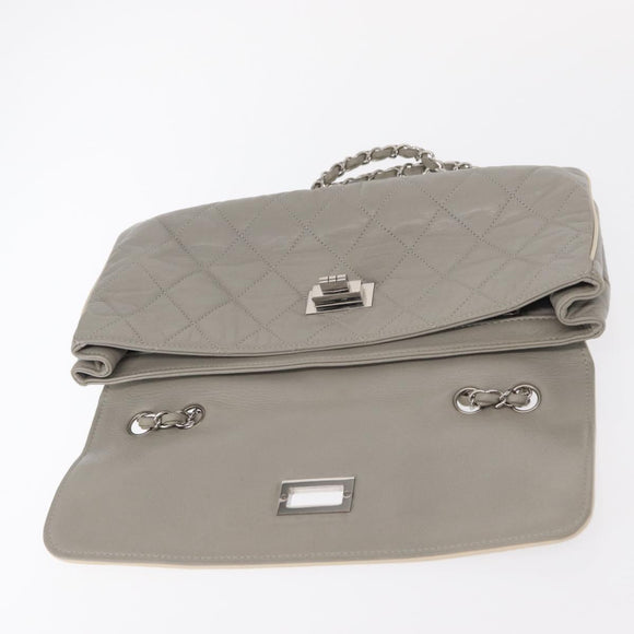 CHANEL Lammleder Kette Umhängetasche Grau Silber CC Auth bs32040