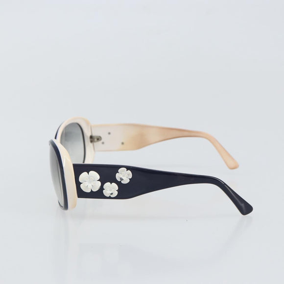 CHANEL Sunglasses plastic White CC Auth bs32159