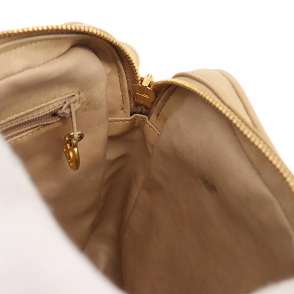 CHANEL Matelassé Bauchtasche Canvas Beige Gold CC Auth bs32356