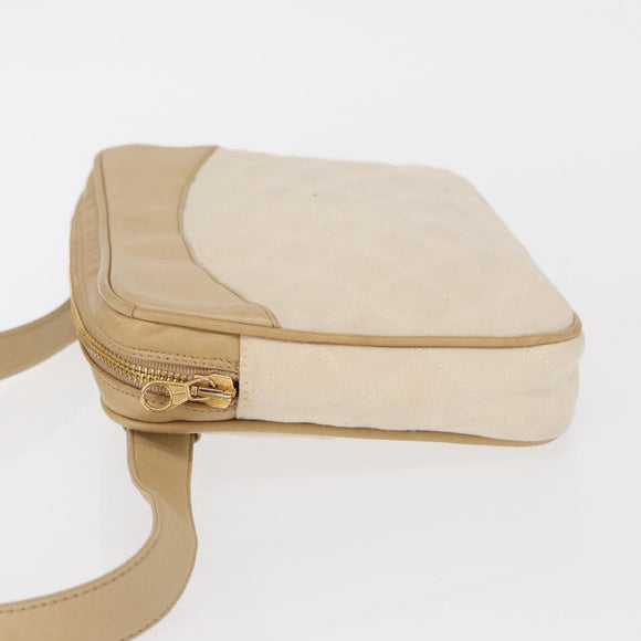 CHANEL Matelassé Bauchtasche Canvas Beige Gold CC Auth bs32356