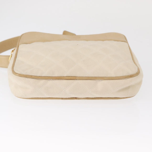 CHANEL Matelassé Bauchtasche Canvas Beige Gold CC Auth bs32356