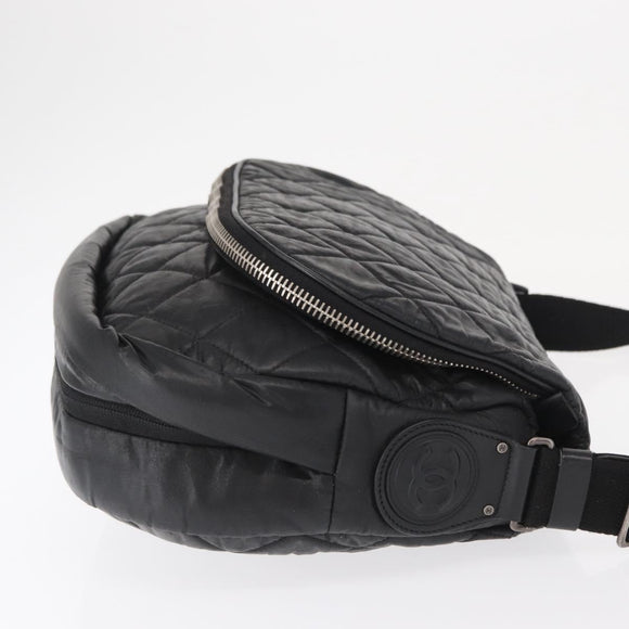CHANEL Matelasse Schoudertas Nylon Zwart Zilver CC Auth bs32463