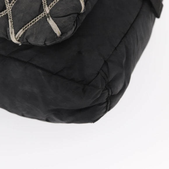CHANEL Umhängetasche Nylon Schwarz CC Auth bs32635