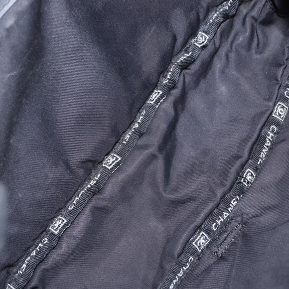 CHANEL Umhängetasche Nylon Schwarz CC Auth bs32635