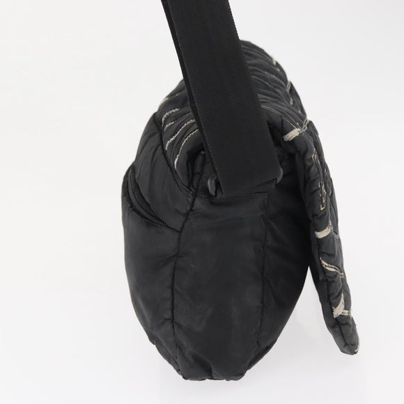 CHANEL Umhängetasche Nylon Schwarz CC Auth bs32635