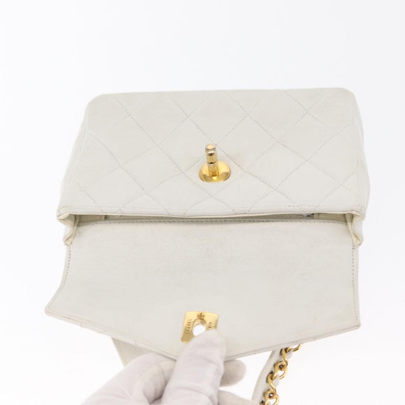 CHANEL Gürteltasche Lammleder Gold Weiß CC Auth bs33133