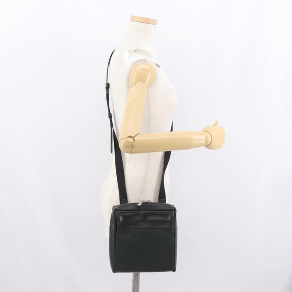 LOUIS VUITTON Taiga Sayan Umhängetasche Epicea M30908 LV Auth bs33263