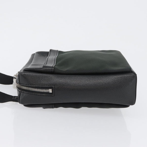LOUIS VUITTON Taiga Sayan Umhängetasche Epicea M30908 LV Auth bs33263