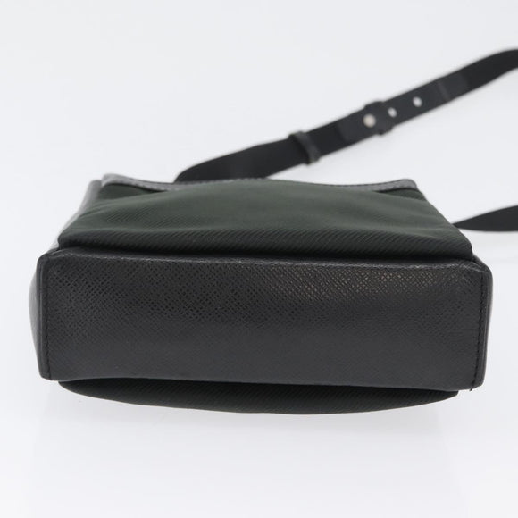 LOUIS VUITTON Taiga Sayan Umhängetasche Epicea M30908 LV Auth bs33263