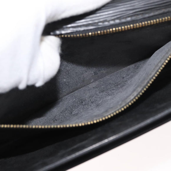 LOUIS VUITTON Epi Serie Dragonne Clutch Bag Black Noir M52612 LV Auth bs35123