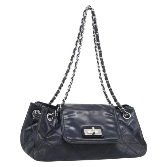 CHANEL Matelassé Kettenhandtasche Lackleder Navy Silber CC Auth bs35340